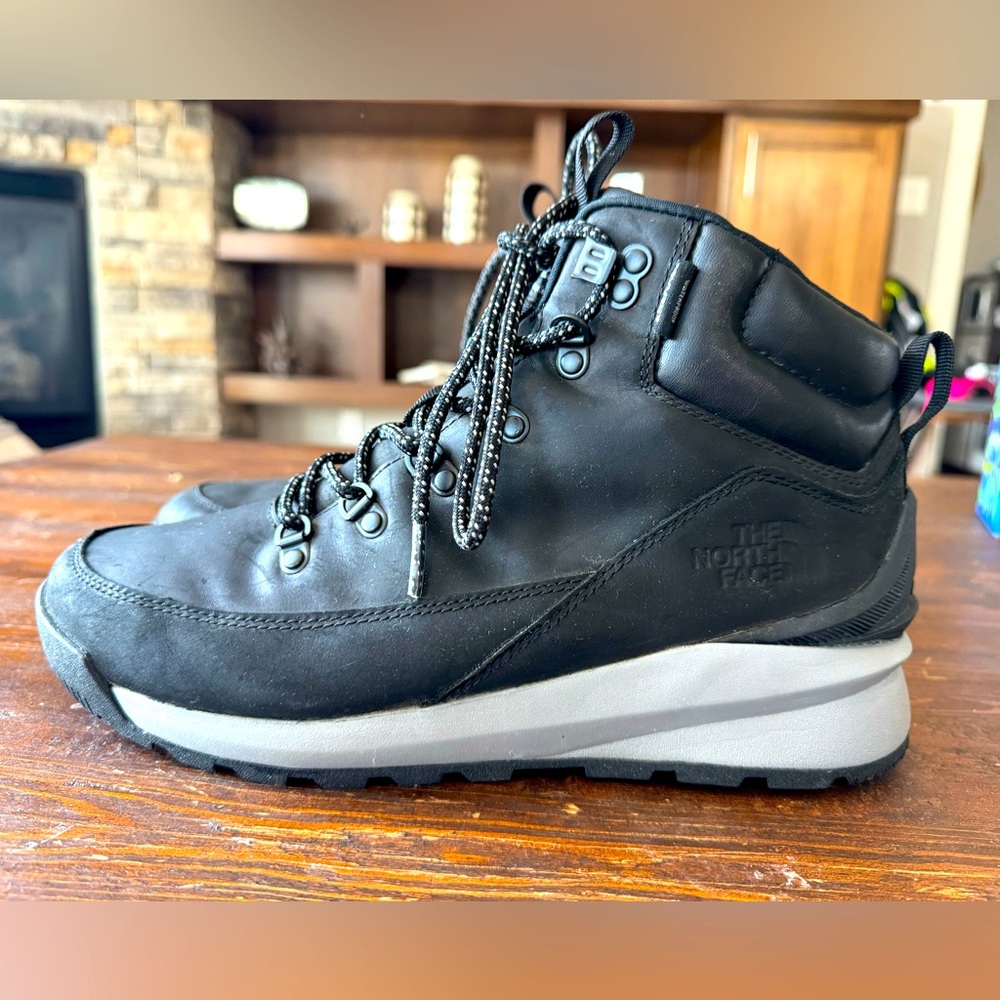 The North Face Men's Back-To-Berkeley Mid Hike Boots Black/Griffin Grey size 9